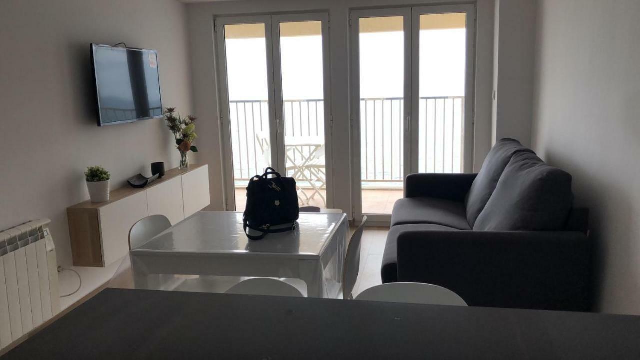 Apartamento En Primera Linia Vistas Al Mar Platja d'Aro Luaran gambar